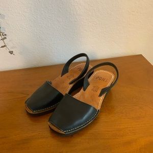 PONS classic leather wedge. Size 6!